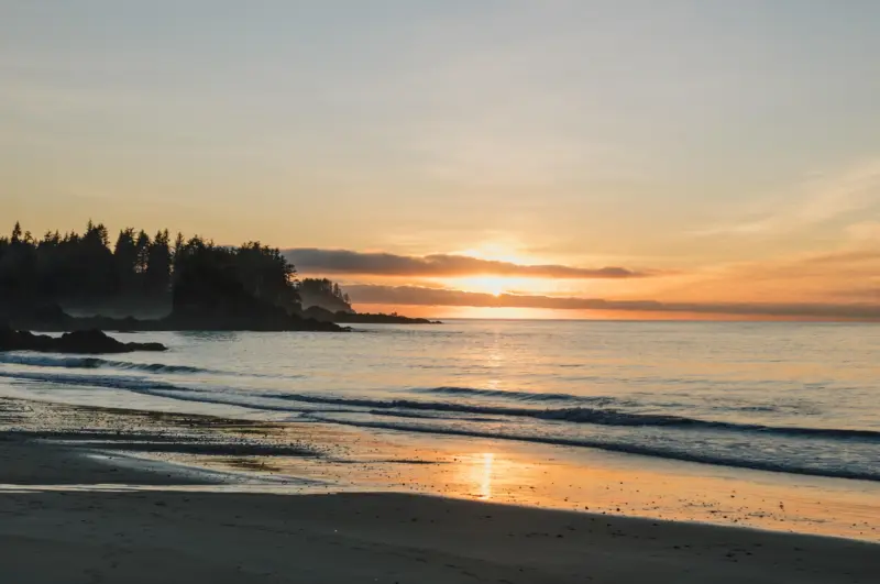 Sunset off the coast of Vancouver Island[OC][4127x2741]